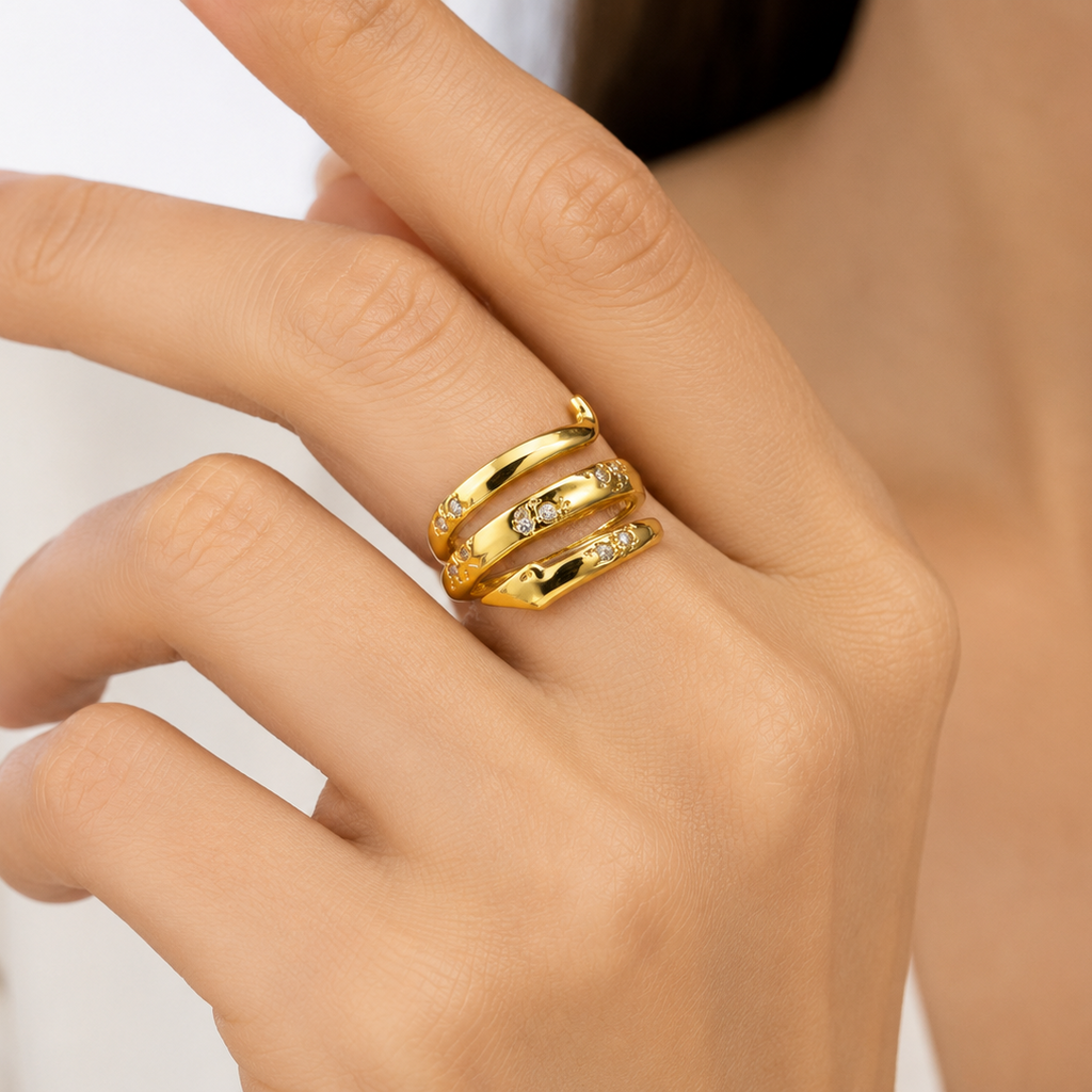 Anillo Ajustable Serpiente Radiance con Baño de Oro 18K.