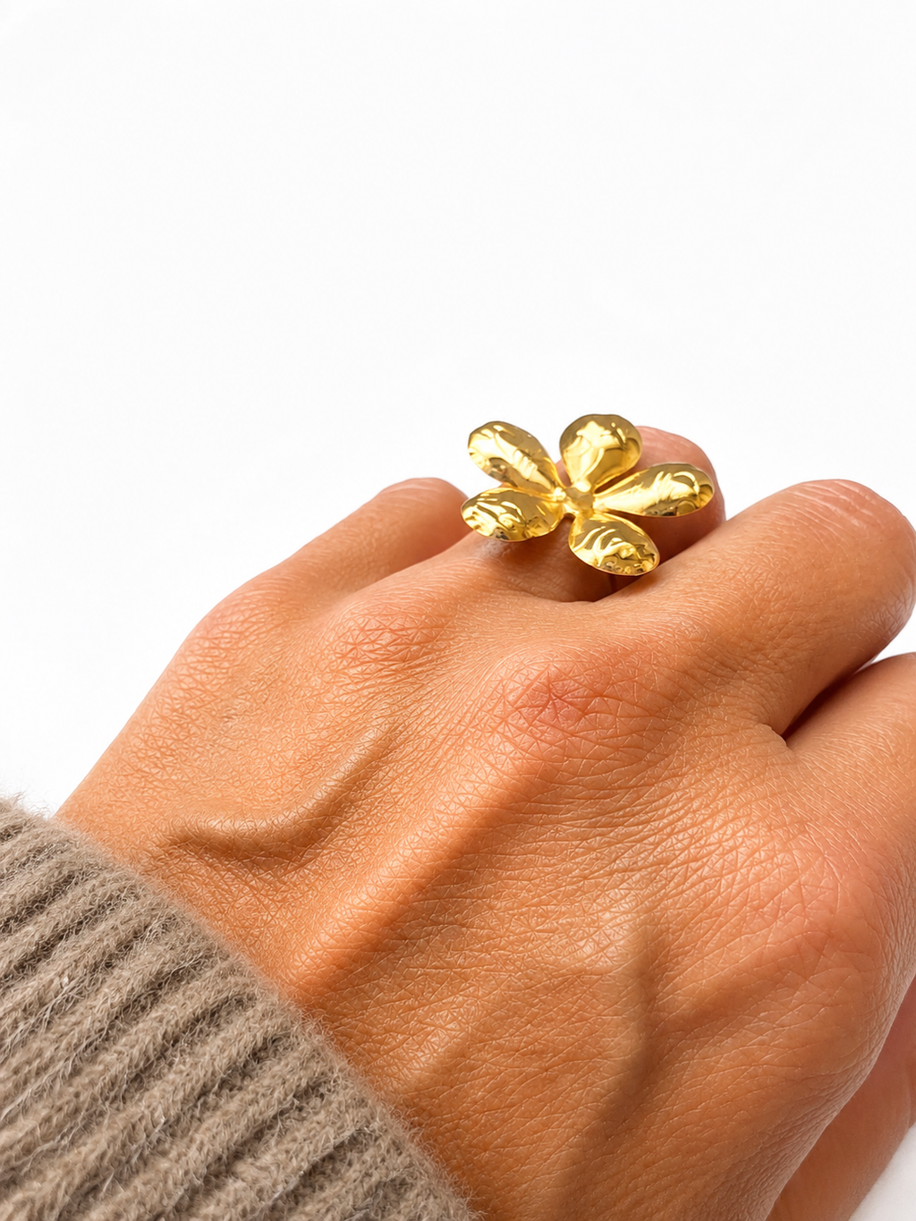 Anillo Ajustable Flor con Baño de Oro 18K