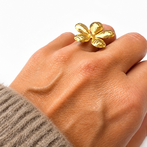 Anillo Ajustable Flor con Baño de Oro 18K.