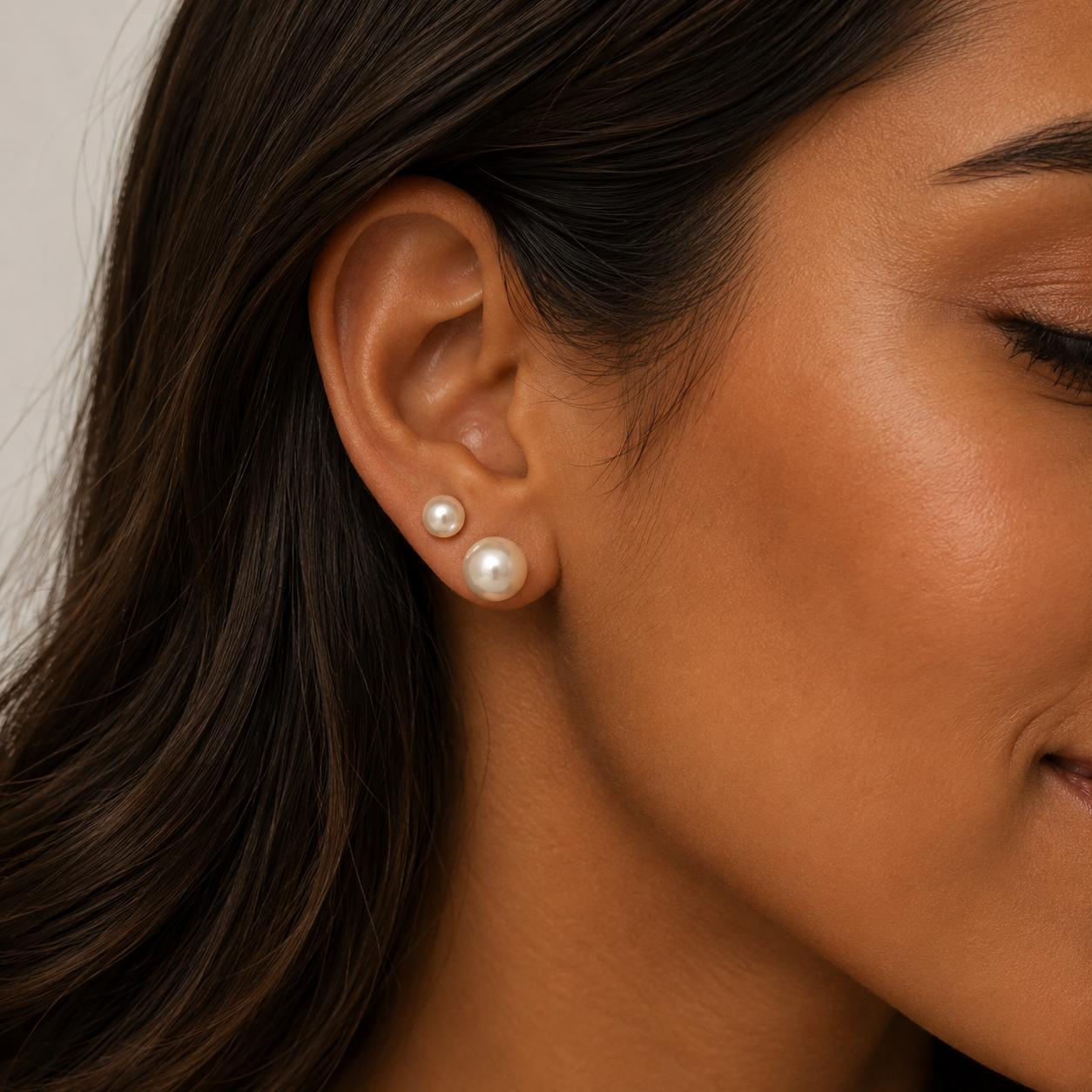 Aros Perla Clásica con Baño de Oro 18K.
