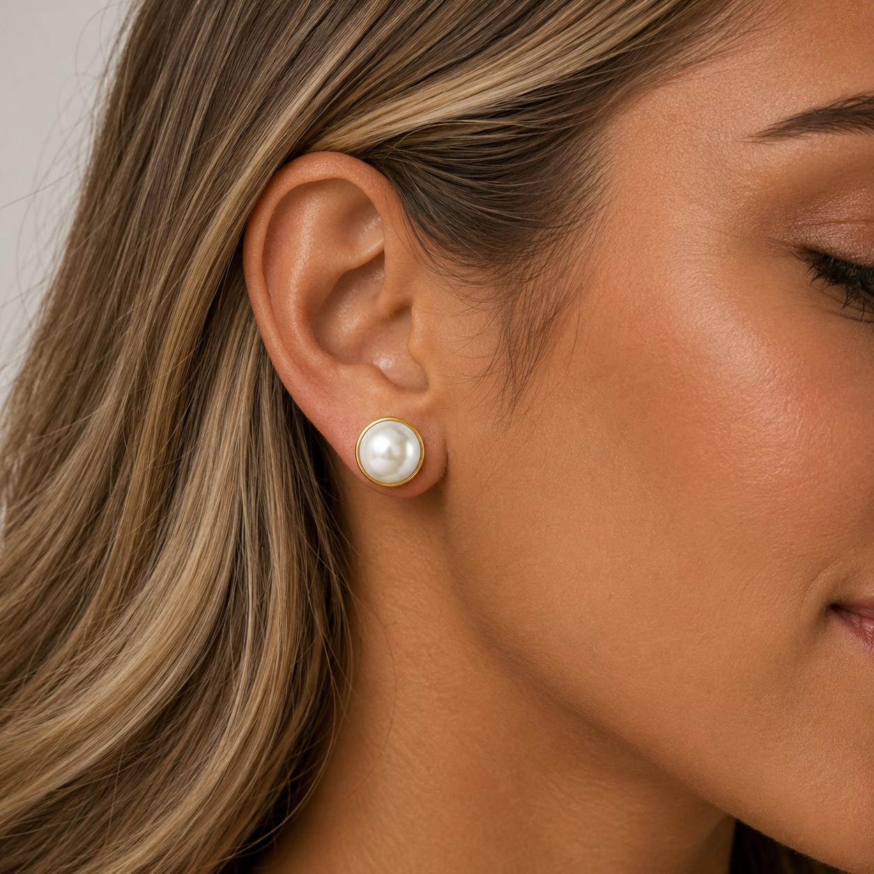 Aros Perla Mabe Elegance con Baño de Oro 18K.