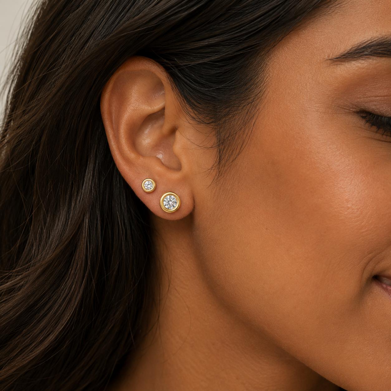 Aros Punto de Luz Diamanté con Baño de Oro 18K.