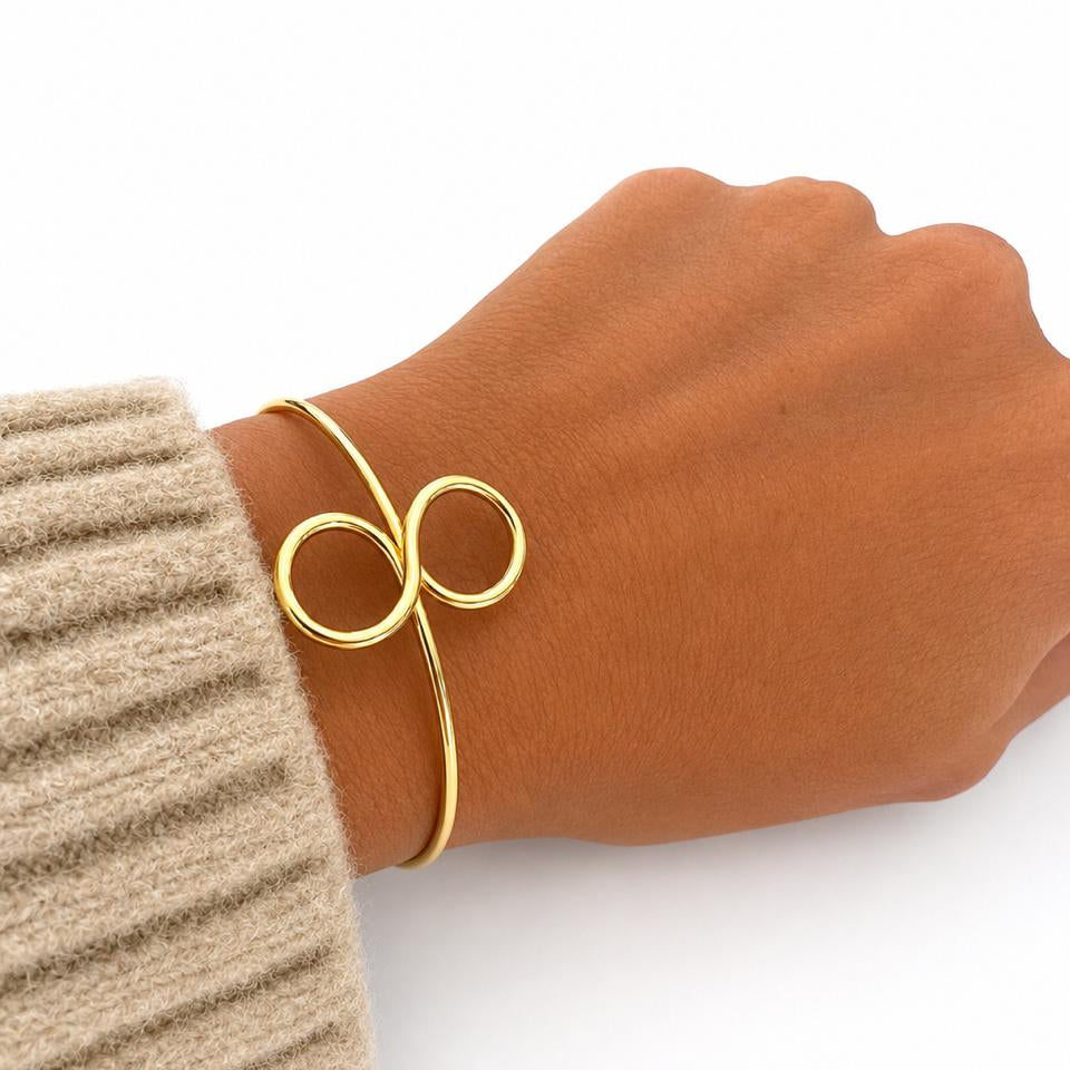 Brazalete Infinity Grace con Baño de Oro 18K.