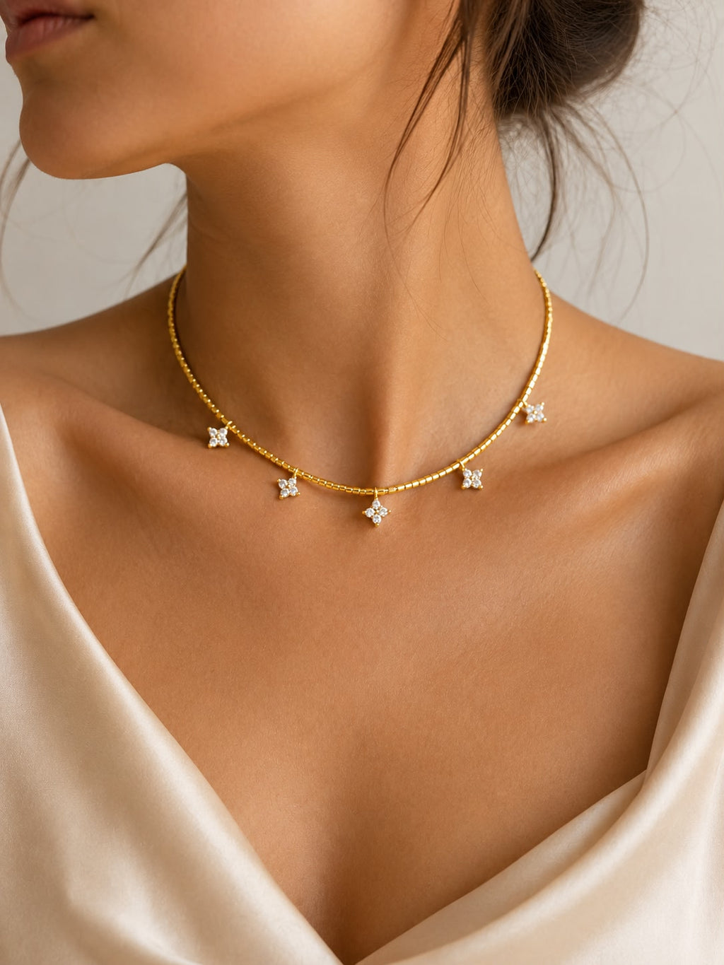 Collar Stellar Glow con Baño de Oro 18K