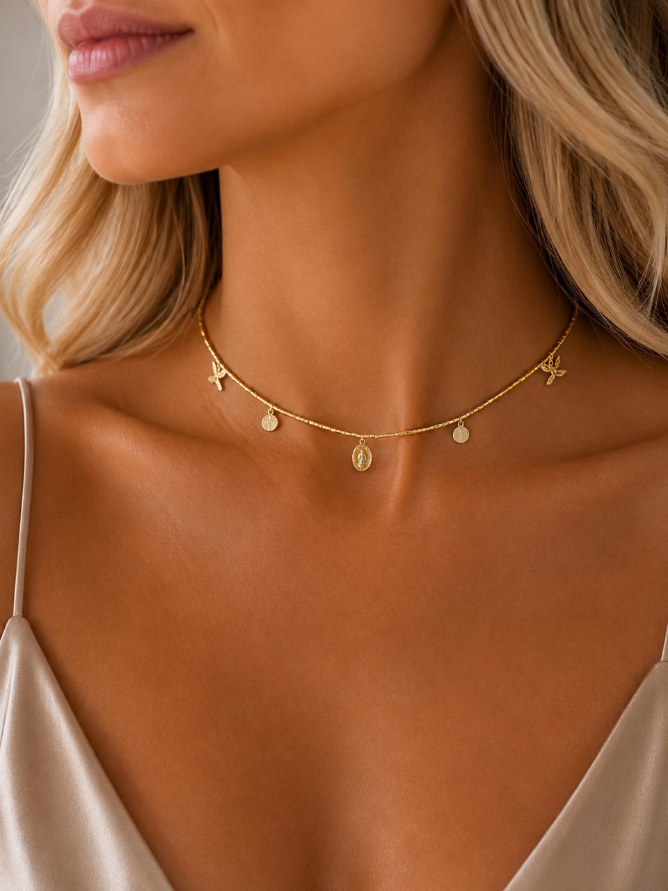 Collar Mostacilla Virgen Guadaluope Divine Essence con Baño de Oro 18K