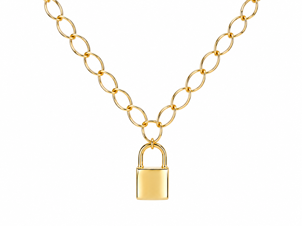 Collar Dorado CL3397 con Baño de Oro 18K sobre fondo blanco