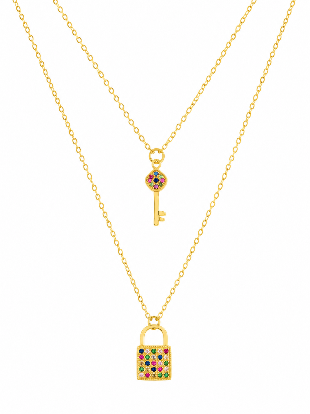 Collar Dorado CL3621 con Baño de Oro 18K sobre fondo blanco