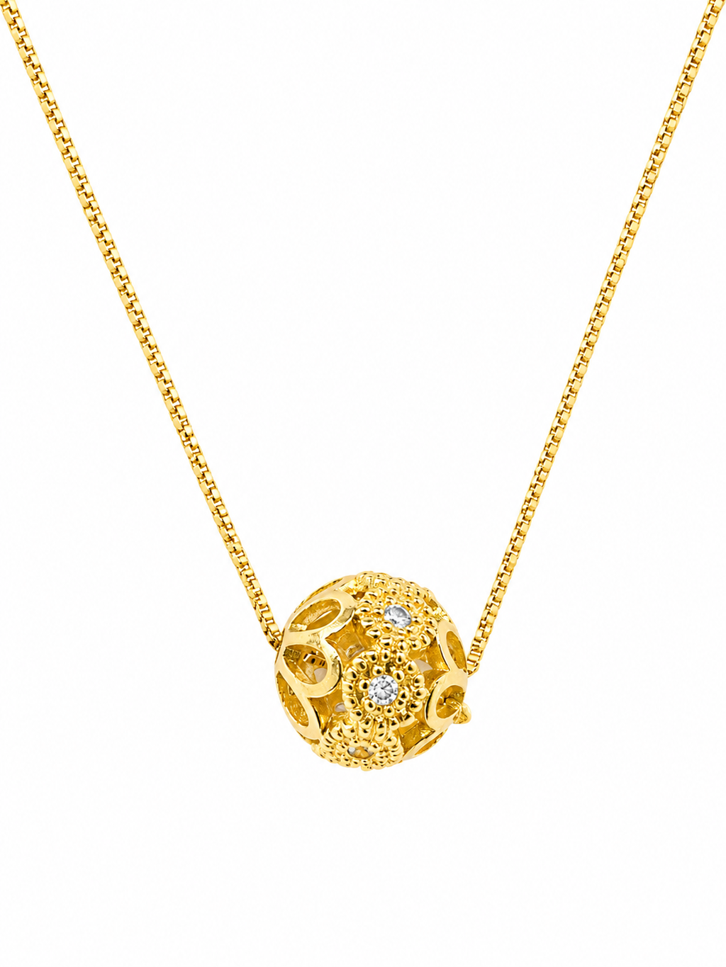 Collar Dorado CL7285 con Baño de Oro 18K sobre fondo blanco