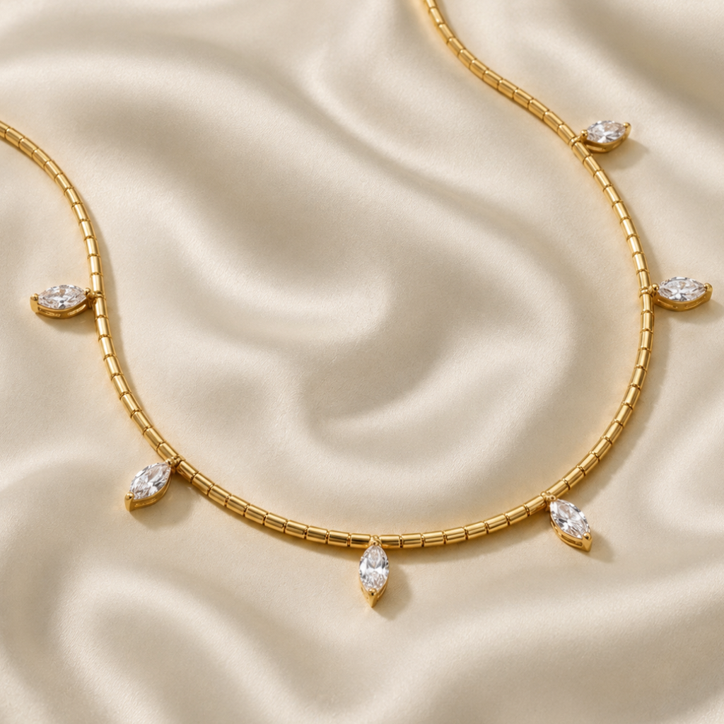 Collar Mostacilla con Cristales con Baño de Oro 18K.