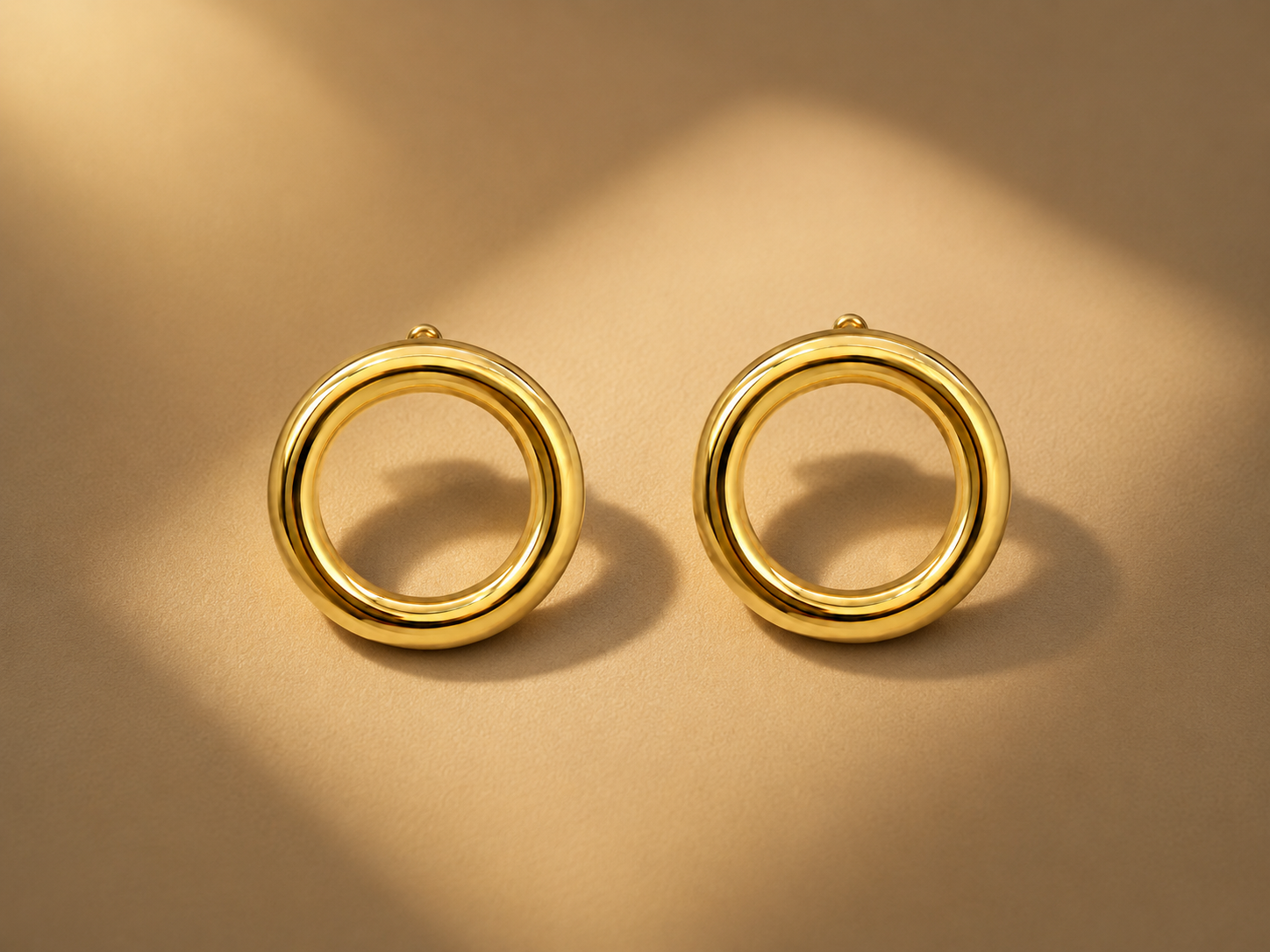 Aros Bold Oval con Baño de Oro 18K