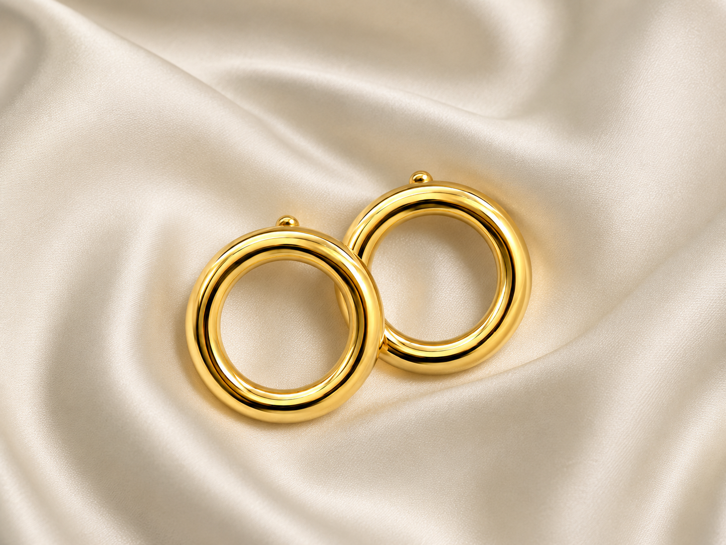 Aros Bold Oval con Baño de Oro 18K