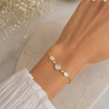 Pulsera Nácar Elegance con Baño de Oro 18K.